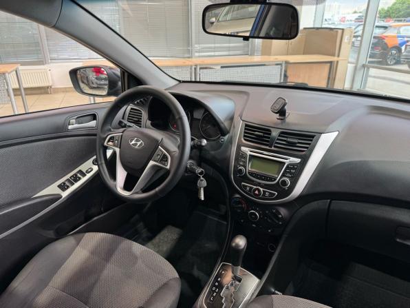 Hyundai Solaris I с пробегом 2013 года, цена 695 000 рублей, 207376 км, седан, Автокод Объявления