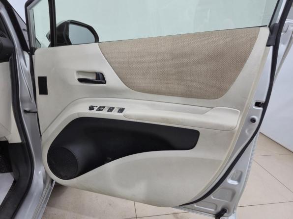 Toyota Sienta II с пробегом 2018 года, цена 1 410 000 рублей, 107369 км, компактвэн, Автокод Объявления