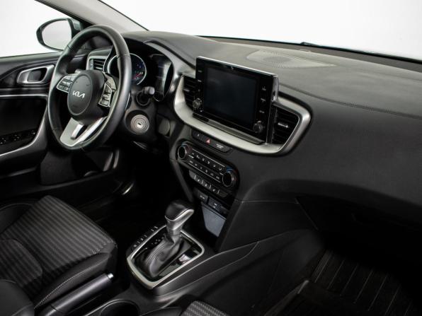 Kia Ceed III Рестайлинг с пробегом 2022 года, цена 2 150 000 рублей, 36132 км, хэтчбек, Автокод Объявления