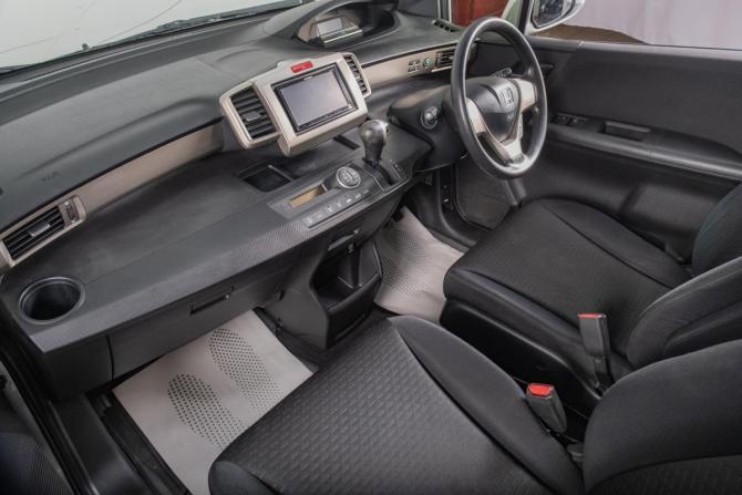 Honda Freed I Рестайлинг с пробегом 2012 года, цена 1 069 000 рублей, 191475 км, компактвэн, Автокод Объявления