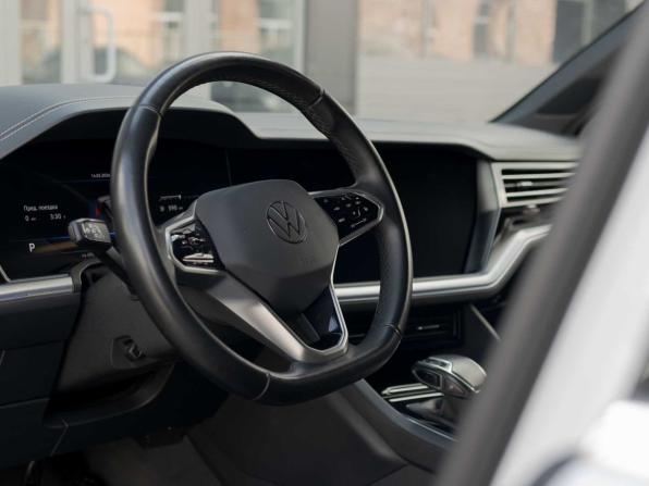 Volkswagen Touareg III с пробегом 2021 года, цена 5 330 000 рублей, 124168 км, внедорожник, Автокод Объявления