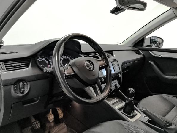 Skoda Octavia III (A7) Рестайлинг с пробегом 2019 года, цена 1 185 000 рублей, 171353 км, лифтбек, Автокод Объявления