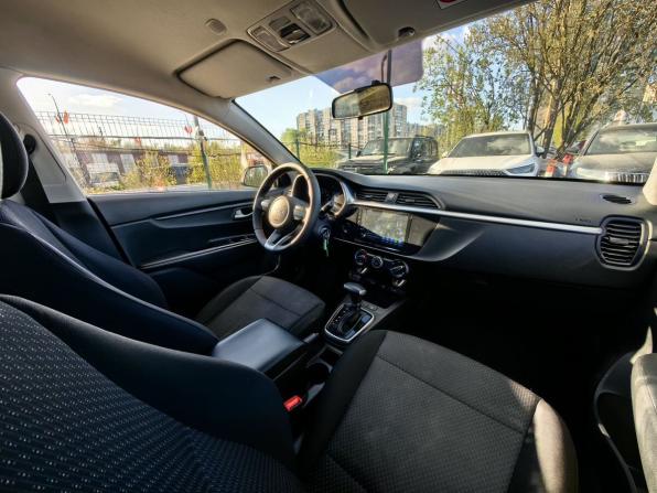 Kia Rio IV Рестайлинг с пробегом 2021 года, цена 1 179 000 рублей, 92686 км, седан, Автокод Объявления