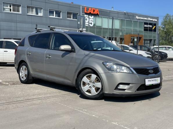 Kia Ceed I Рестайлинг с пробегом 2011 года, цена 629 900 рублей, 238000 км, универсал, Автокод Объявления
