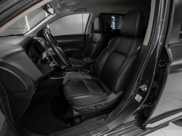 Mitsubishi Outlander III Рестайлинг 3 с пробегом 2021 года, цена 3 145 000 рублей, 55456 км, внедорожник, Автокод Объявления