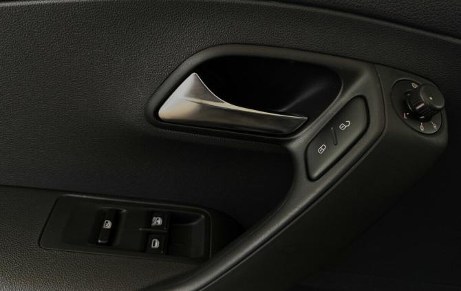 Volkswagen Polo V с пробегом 2014 года, цена 885 000 рублей, 88864 км, седан, Автокод Объявления