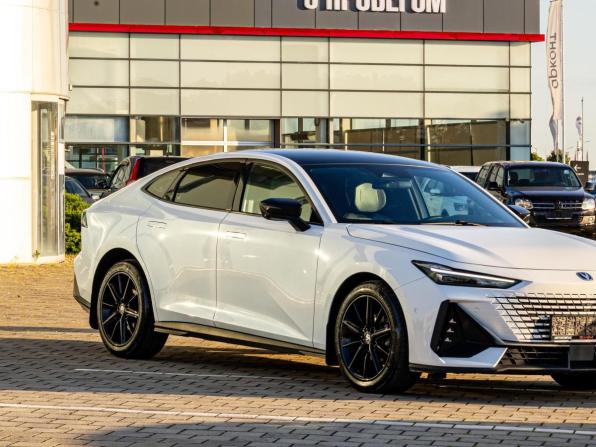 Changan UNI-V I с пробегом 2024 года, цена 2 095 000 рублей, 29000 км, лифтбек, Автокод Объявления