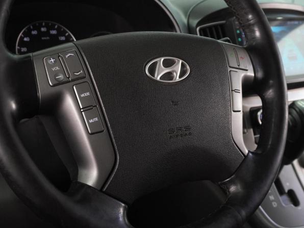 Hyundai Grand Starex I Рестайлинг с пробегом 2016 года, цена 2 439 000 рублей, 271594 км, минивэн, Автокод Объявления