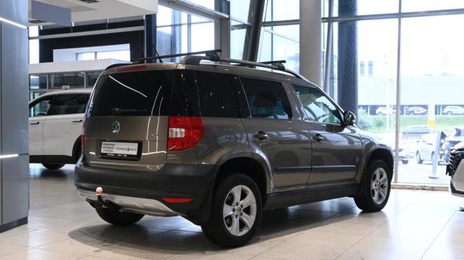 Skoda Yeti I с пробегом 2012 года, цена 795 000 рублей, 130000 км, внедорожник, Автокод Объявления