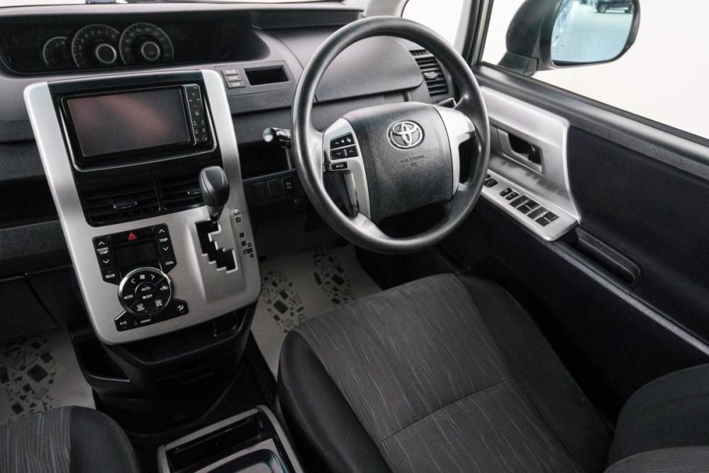 Toyota Noah II (R70) Красноярск  - изображение 12