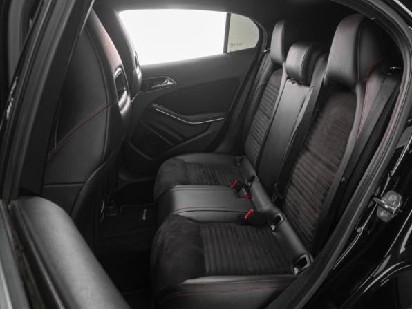 Mercedes-Benz GLA I (X156) Рестайлинг с пробегом 2018 года, цена 2 399 000 рублей, 130687 км, внедорожник, Автокод Объявления
