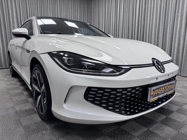 Volkswagen Lamando II с пробегом 2022 года, цена 2 850 000 рублей, 51744 км, лифтбек, Автокод Объявления