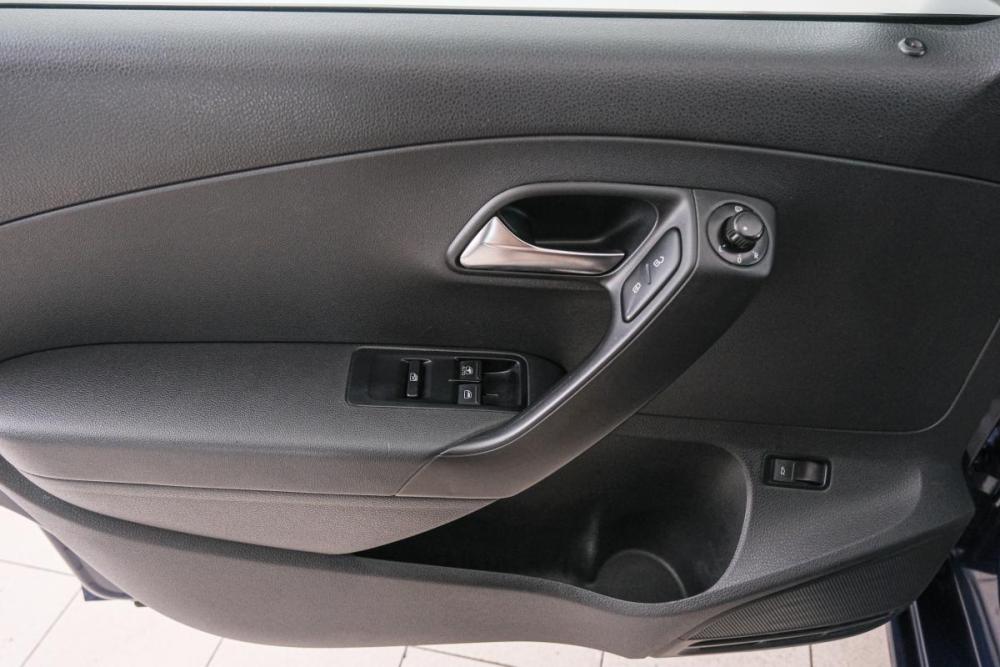 Volkswagen Polo V Красноярск  - изображение 19