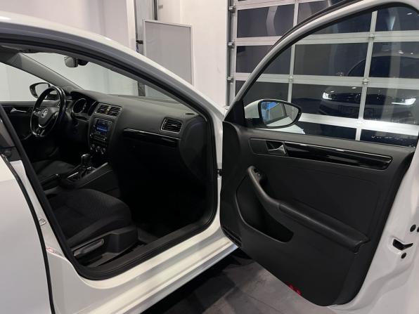 Volkswagen Jetta VI Рестайлинг с пробегом 2018 года, цена 1 495 000 рублей, 174471 км, седан, Автокод Объявления