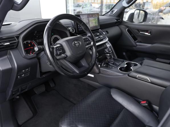 Toyota Land Cruiser 300 Series с пробегом 2021 года, цена 8 998 000 рублей, 139707 км, внедорожник, Автокод Объявления
