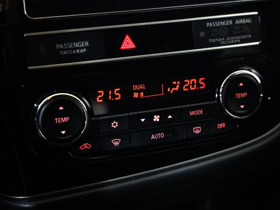 Mitsubishi Outlander III Рестайлинг 3 Санкт-Петербург  - изображение 17