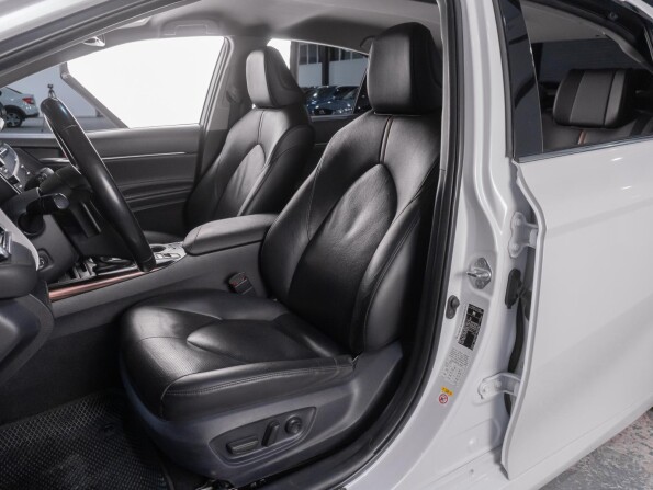 Toyota Camry VIII (XV70) с пробегом 2018 года, цена 3 389 000 рублей, 99364 км, седан, Автокод Объявления
