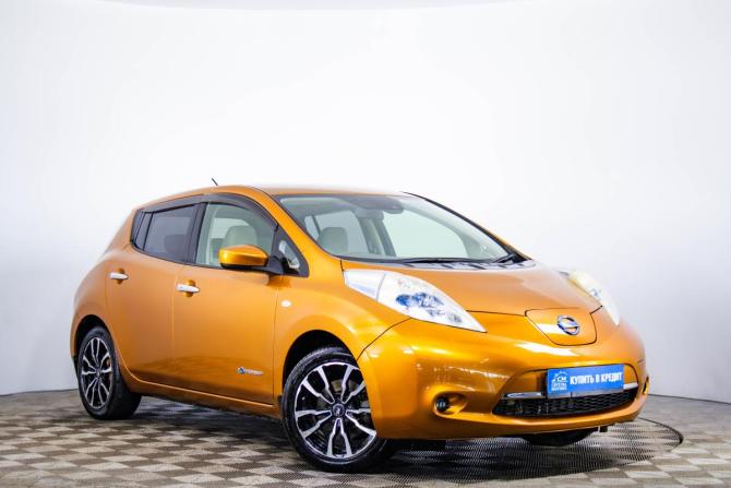 Nissan Leaf I (ZE0/AZE0)