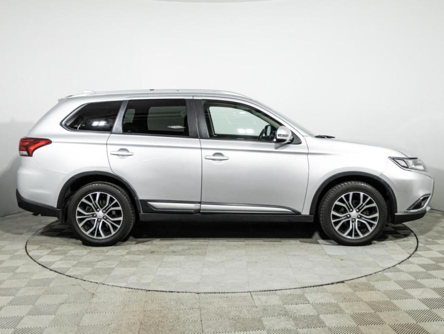 Mitsubishi Outlander III Рестайлинг 2 Санкт-Петербург  - изображение 4