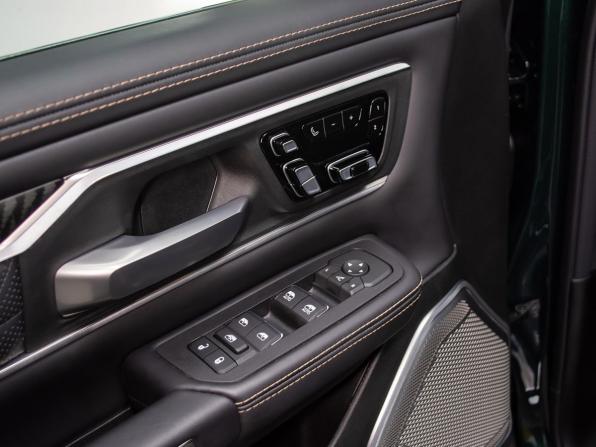 Ram 1500 V Рестайлинг с пробегом 2026 года, цена 11 299 000 рублей, 59 км, offers.body_type.unknown, Автокод Объявления