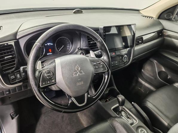 Mitsubishi Outlander III Рестайлинг 2 с пробегом 2016 года, цена 1 625 000 рублей, 207172 км, внедорожник, Автокод Объявления