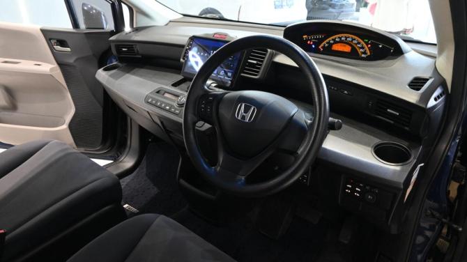 Honda Freed I с пробегом 2008 года, цена 950 000 рублей, 125000 км, компактвэн, Автокод Объявления