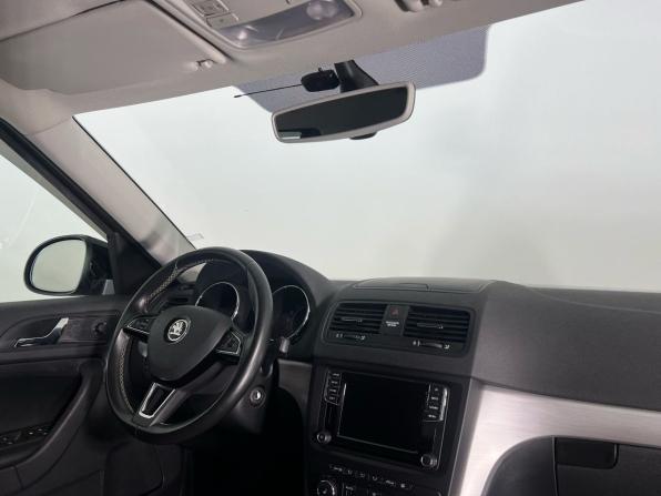 Skoda Yeti I Рестайлинг с пробегом 2016 года, цена 1 569 000 рублей, 66000 км, внедорожник, Автокод Объявления