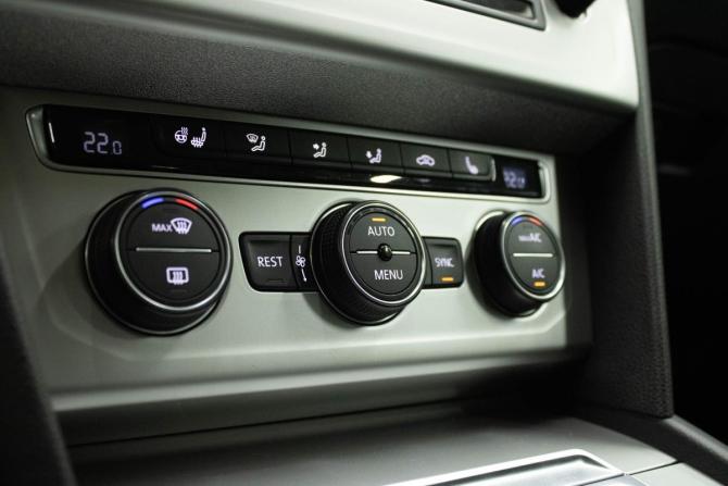 Volkswagen Passat B8 с пробегом 2016 года, цена 1 849 000 рублей, 126048 км, седан, Автокод Объявления