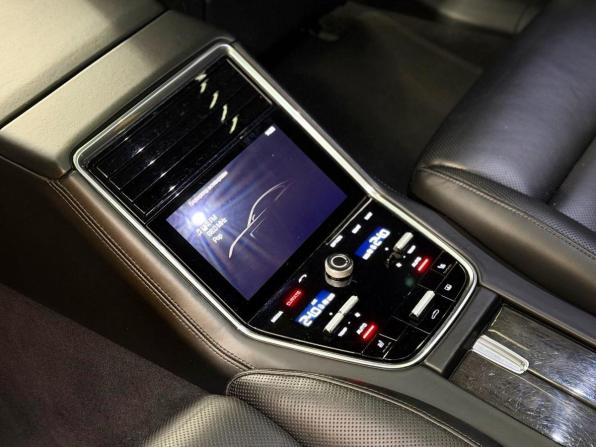 Porsche Panamera II с пробегом 2017 года, цена 4 949 000 рублей, 204789 км, лифтбек, Автокод Объявления