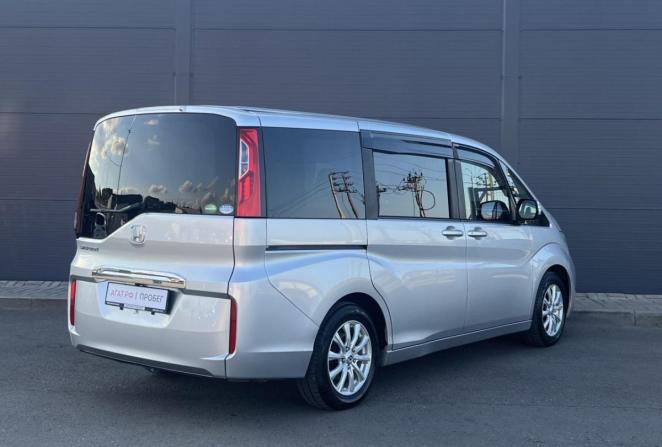 Honda Stepwgn V Рестайлинг с пробегом 2019 года, цена 1 825 000 рублей, 103563 км, минивэн, Автокод Объявления