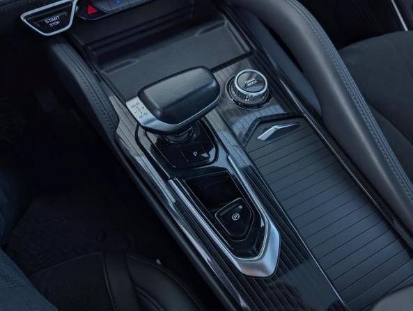 Geely Monjaro I с пробегом 2024 года, цена 2 775 000 рублей, 102335 км, внедорожник, Автокод Объявления