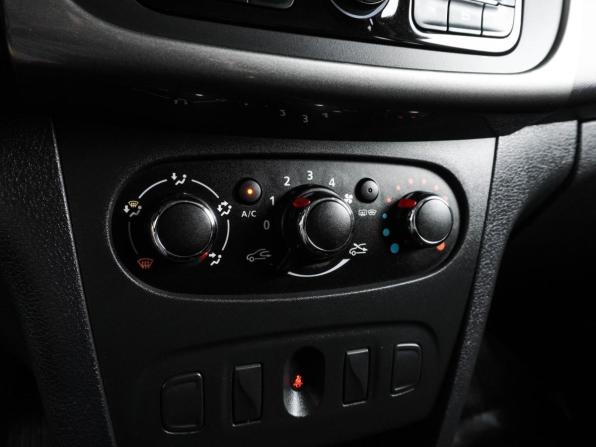 Renault Logan II Рестайлинг с пробегом 2022 года, цена 1 089 000 рублей, 81008 км, седан, Автокод Объявления