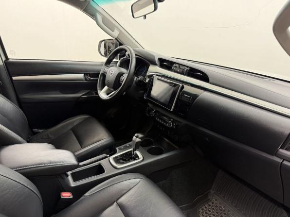 Toyota Hilux VIII с пробегом 2017 года, цена 3 850 000 рублей, 104724 км, offers.body_type.unknown, Автокод Объявления