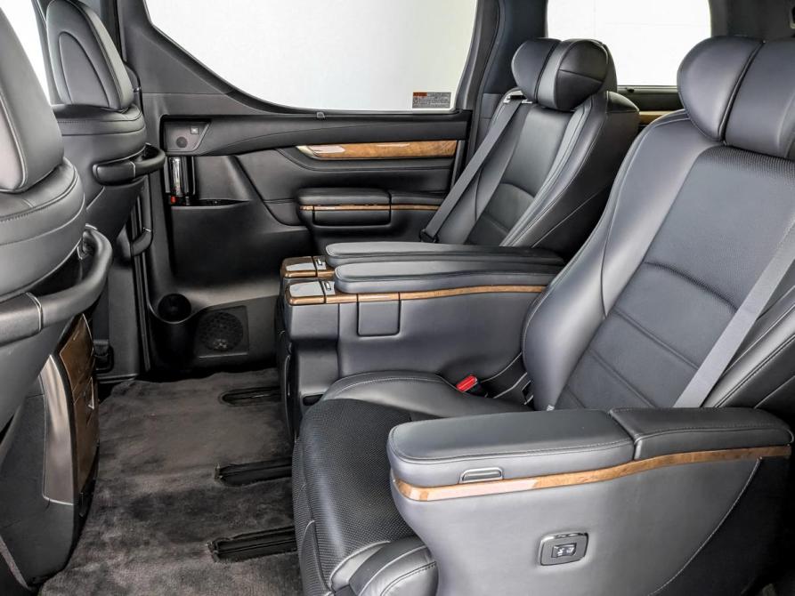 Toyota Alphard III Москва  - изображение 12