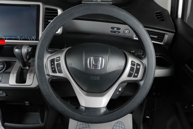 Honda Freed I с пробегом 2013 года, цена 1 239 000 рублей, 217000 км, компактвэн, Автокод Объявления