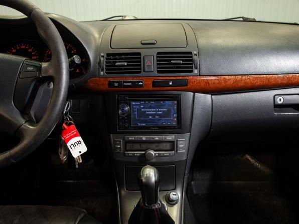 Toyota Avensis II Рестайлинг с пробегом 2008 года, цена 620 000 рублей, 245668 км, седан, Автокод Объявления