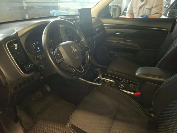 Mitsubishi Outlander III Рестайлинг 3 с пробегом 2019 года, цена 1 850 000 рублей, 160000 км, внедорожник, Автокод Объявления