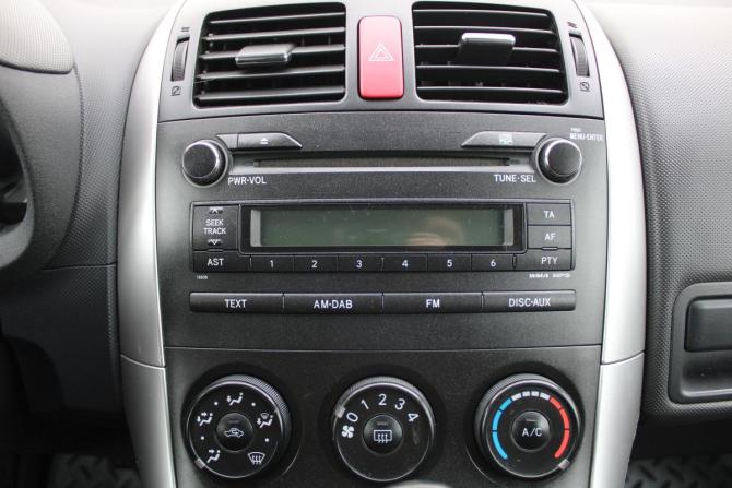 Toyota Auris I Рестайлинг с пробегом 2011 года, цена 939 000 рублей, 171000 км, хэтчбек, Автокод Объявления