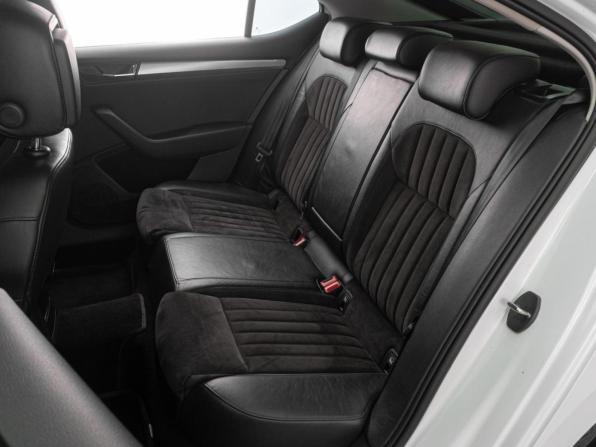 Skoda Superb III с пробегом 2015 года, цена 1 599 000 рублей, 177587 км, лифтбек, Автокод Объявления