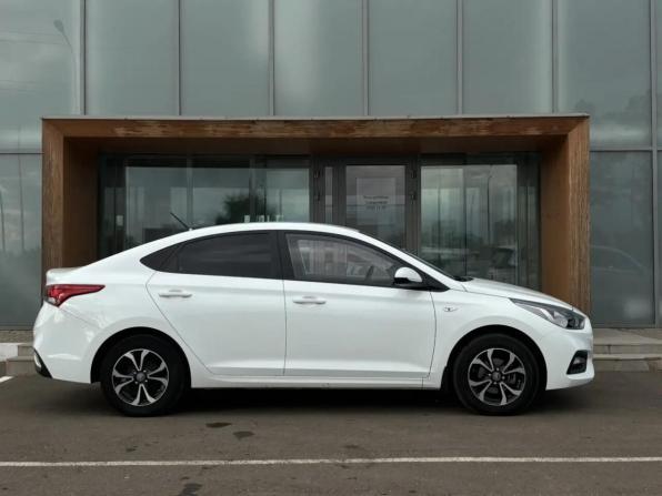 Hyundai Solaris II с пробегом 2019 года, цена 1 399 000 рублей, 54352 км, седан, Автокод Объявления