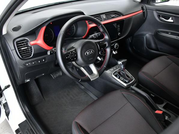 Kia Rio IV Рестайлинг с пробегом 2020 года, цена 1 675 000 рублей, 66730 км, седан, Автокод Объявления