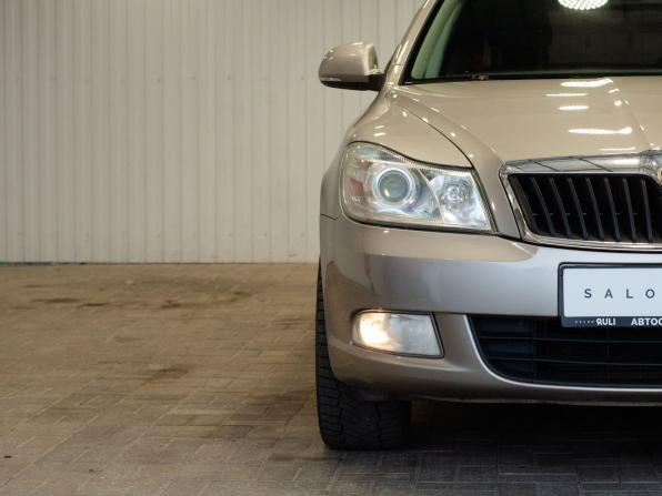Skoda Octavia II (A5) Рестайлинг с пробегом 2013 года, цена 895 000 рублей, 194373 км, лифтбек, Автокод Объявления