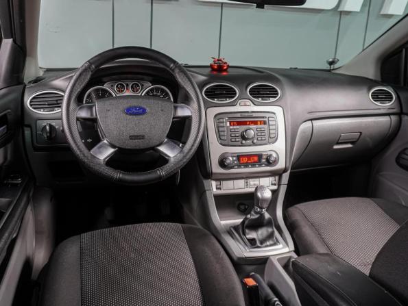 Ford Focus II Рестайлинг с пробегом 2010 года, цена 729 000 рублей, 145870 км, седан, Автокод Объявления