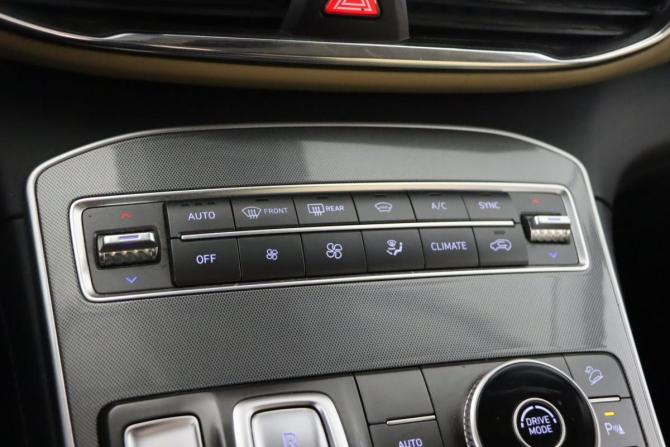 Hyundai Santa Fe IV Рестайлинг с пробегом 2021 года, цена 3 099 990 рублей, 166586 км, внедорожник, Автокод Объявления