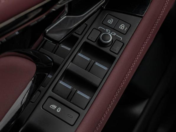 Land Rover Range Rover Evoque II Рестайлинг с пробегом 2025 года, цена 5 799 000 рублей, 56 км, внедорожник, Автокод Объявления