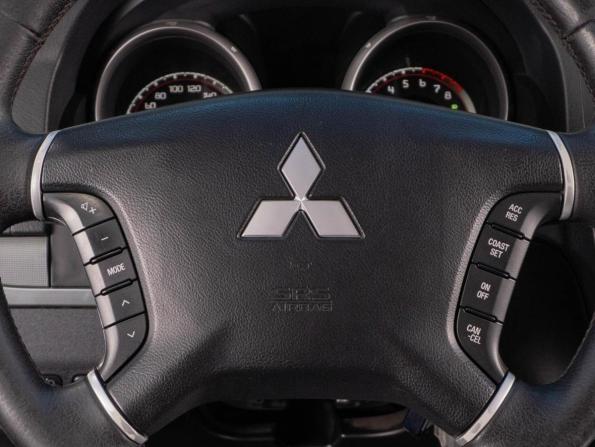 Mitsubishi Pajero IV Рестайлинг 1 с пробегом 2011 года, цена 1 749 000 рублей, 307477 км, внедорожник, Автокод Объявления