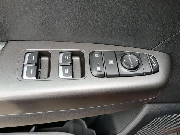 Kia Sportage IV Рестайлинг с пробегом 2018 года, цена 2 100 000 рублей, 95075 км, внедорожник, Автокод Объявления