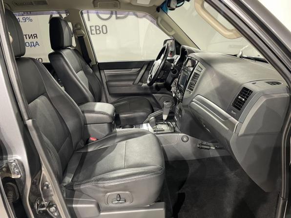 Mitsubishi Pajero IV Рестайлинг 2 с пробегом 2015 года, цена 3 089 000 рублей, 91914 км, внедорожник, Автокод Объявления
