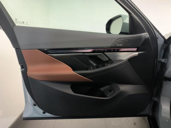 BMW 5 серии VIII (G60/G61/G68) с пробегом 2025 года, цена 9 500 000 рублей, 6541 км, седан, Автокод Объявления