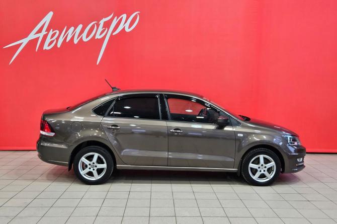 Volkswagen Polo V Рестайлинг с пробегом 2018 года, цена 1 275 000 рублей, 128000 км, седан, Автокод Объявления